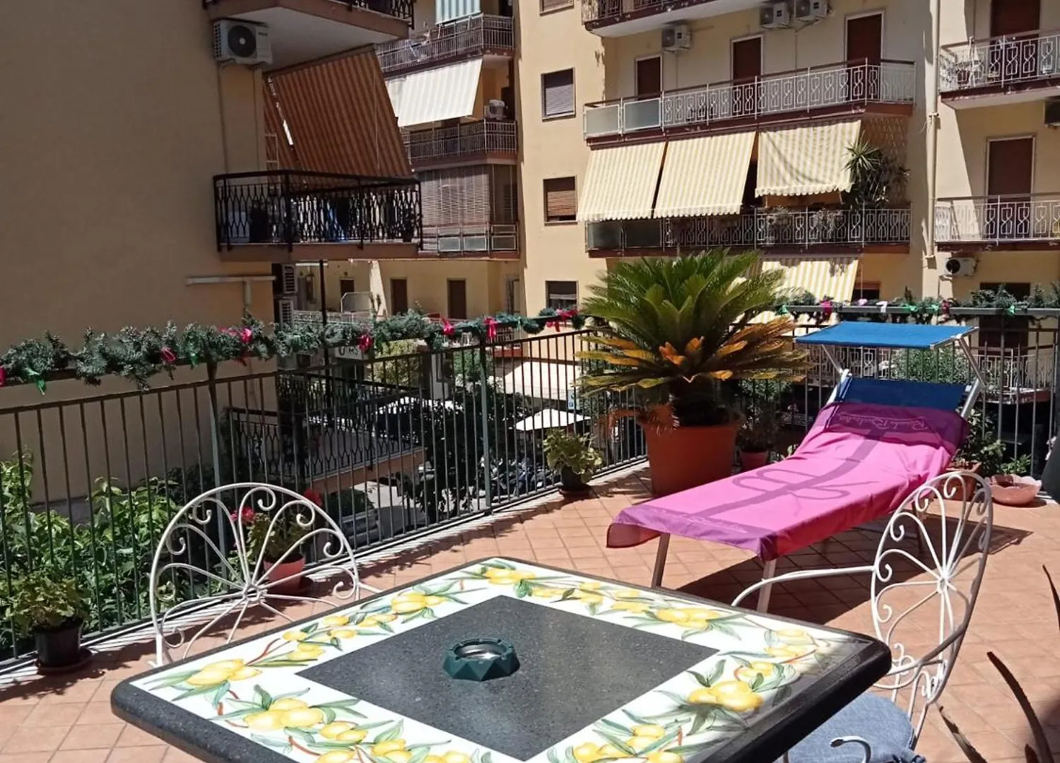La Terrazza Di Monica & Teresa Bed & Breakfast Portici